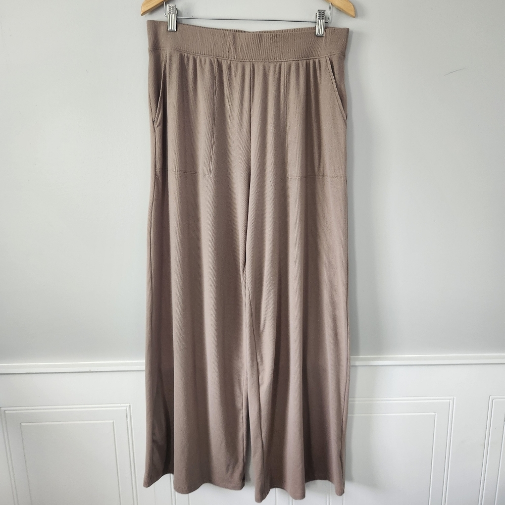 American Eagle Loung Pants, Super Soft Wide Leg Relaxed Fit, Pockets Size Large